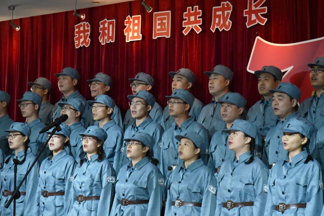 划龙舟吃粽子